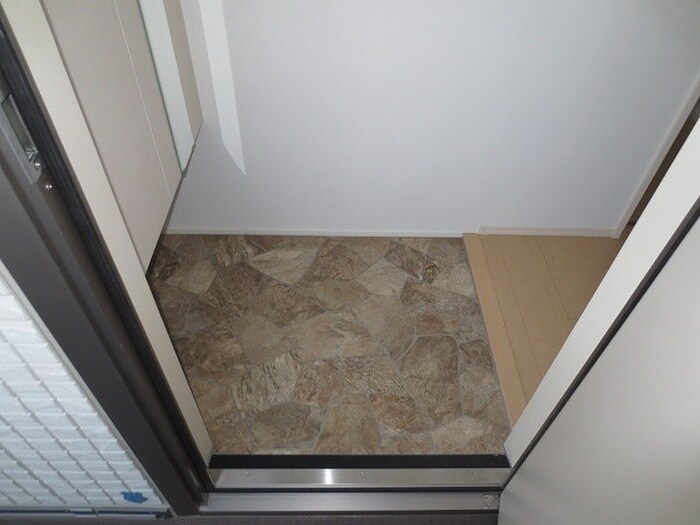 物件内観写真7　(玄関)