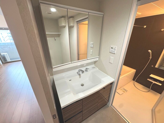 物件内観写真8　(洗面)