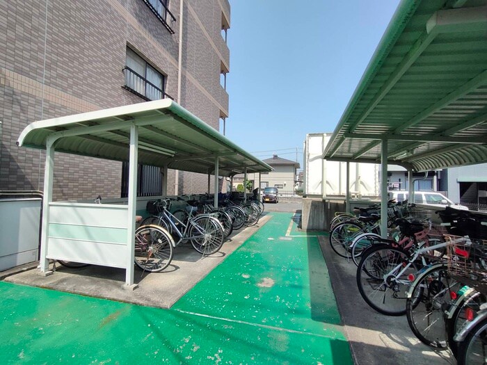 物件外観写真5　(駐輪場)