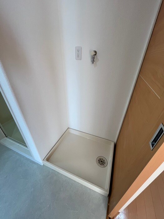 物件内観写真20　(洗濯機置場)