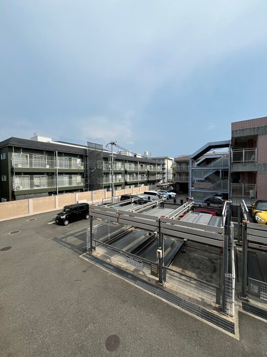 物件内観写真22　(室内からの展望)