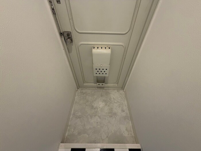 物件内観写真16　(玄関)