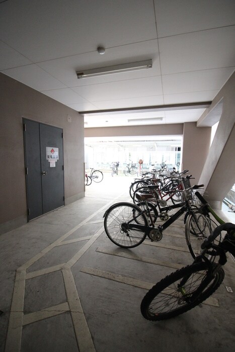 物件外観写真5　(駐輪場)