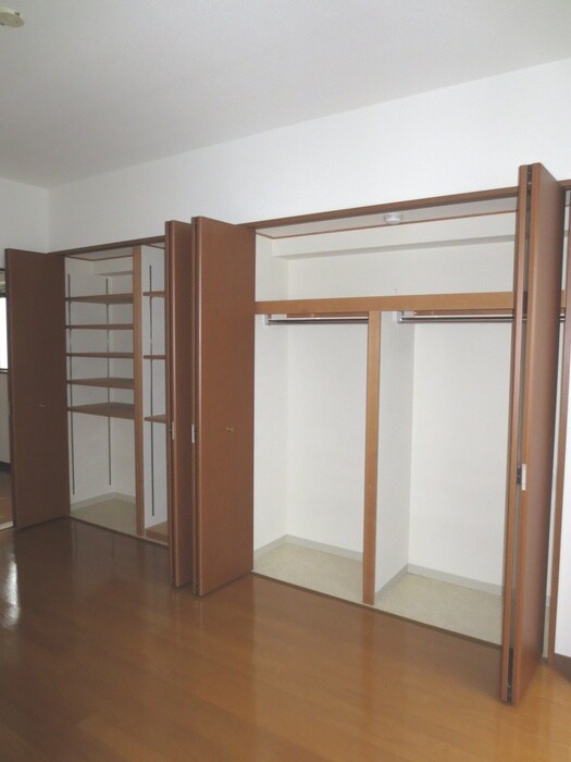 物件内観写真15　(収納)