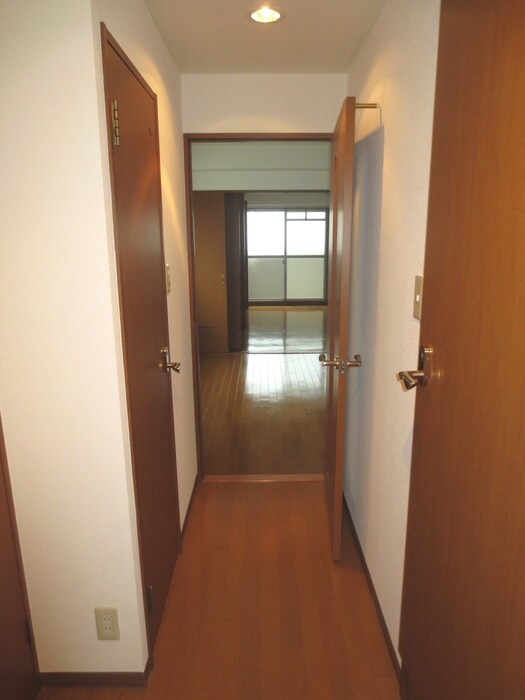 物件内観写真16　(廊下)