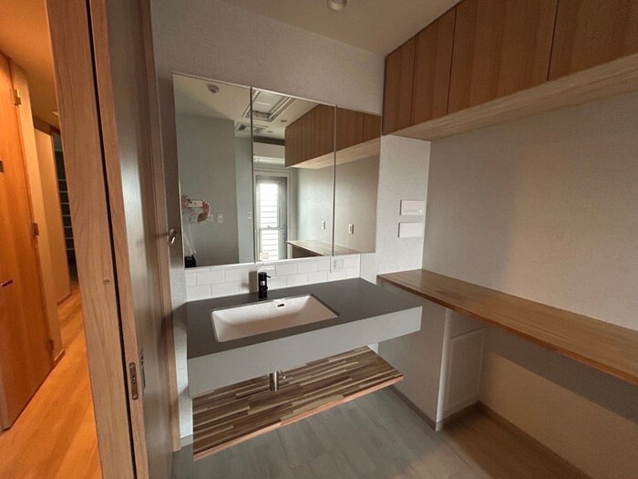 物件内観写真8　(洗面)