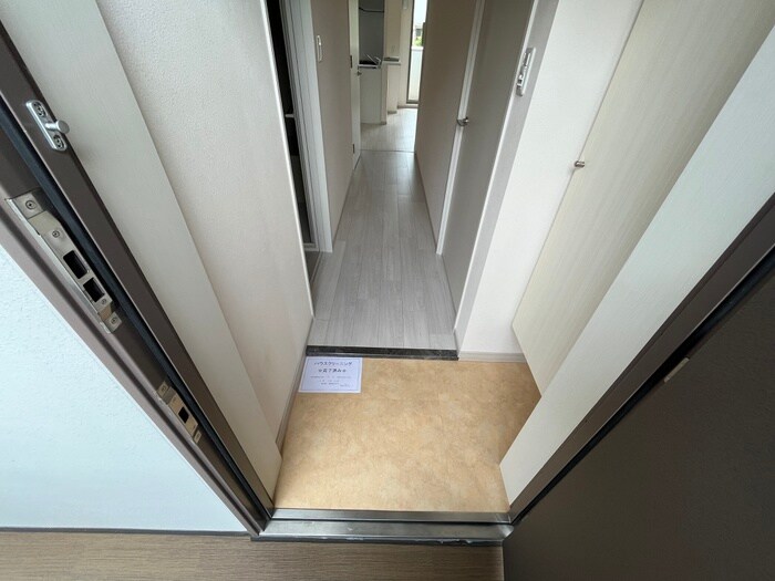 物件内観写真15　(玄関)