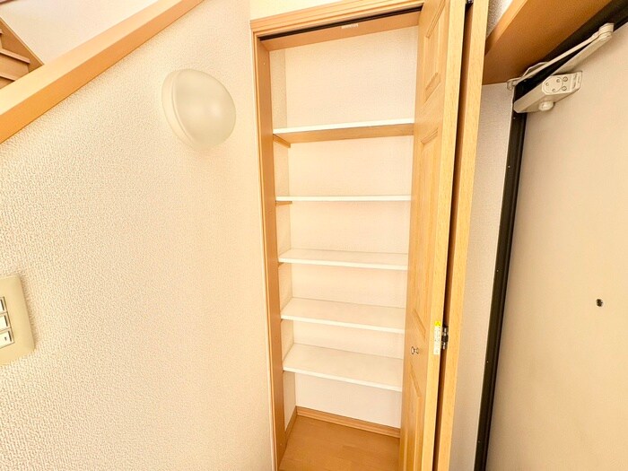 物件内観写真13　(靴箱)