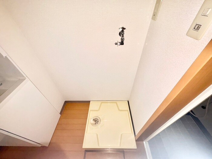 物件内観写真16　(洗濯機置場)