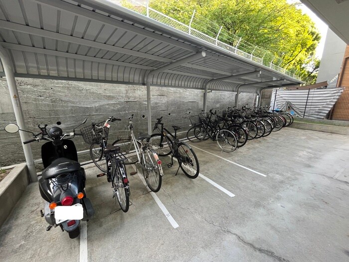 物件外観写真3　(駐輪場)