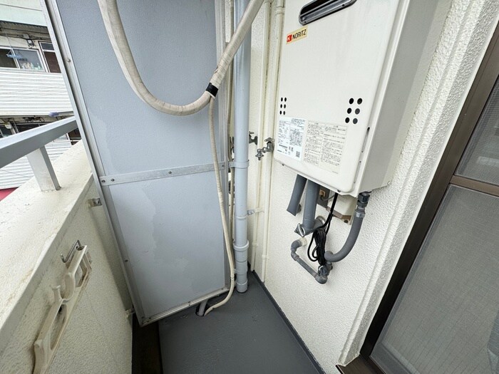 物件内観写真14　(洗濯機置場)