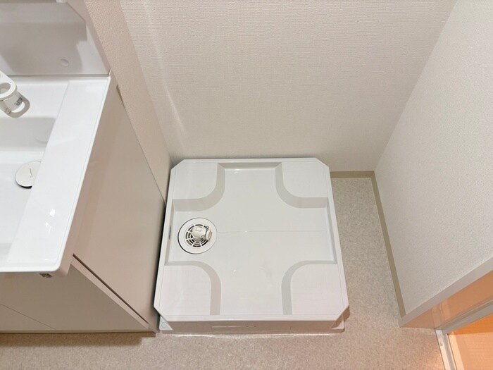 物件内観写真12　(洗濯機置場)