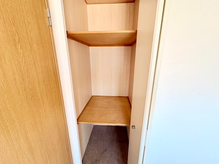 物件内観写真18　(収納)