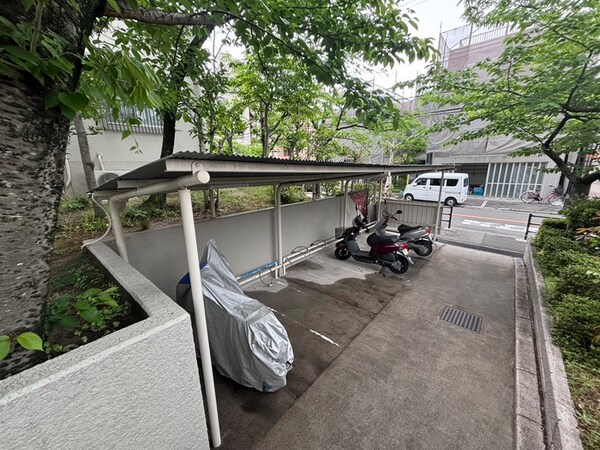 バイク置き場