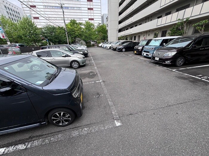 物件外観写真6　(駐車場)