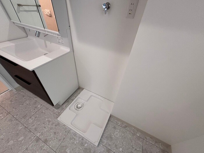 物件内観写真11　(洗濯機置場)