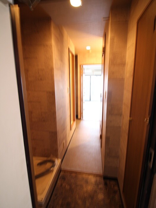 物件内観写真20　(廊下)