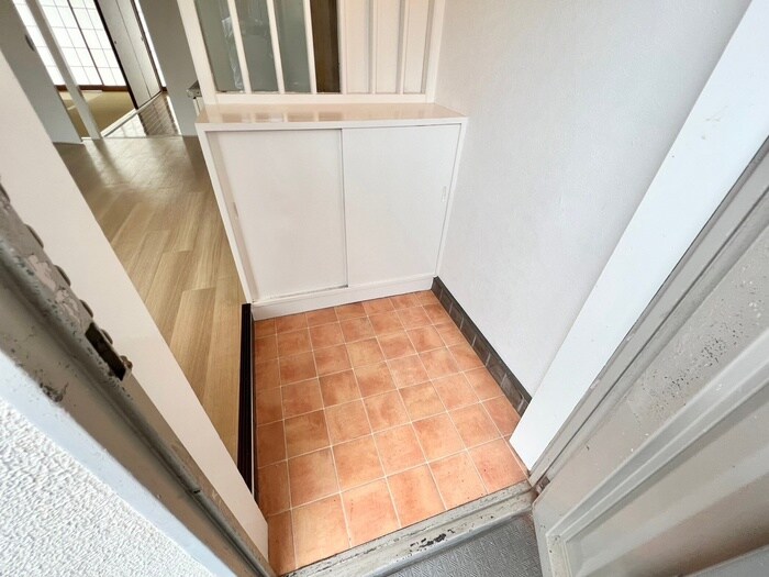 物件内観写真18　(玄関)