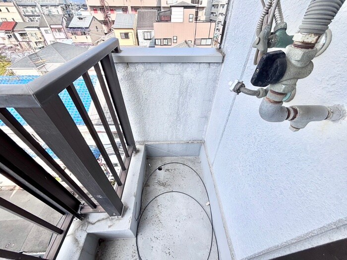 物件内観写真16　(洗濯機置場)