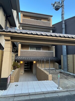 ジョバニ　フォ-リエ外観写真