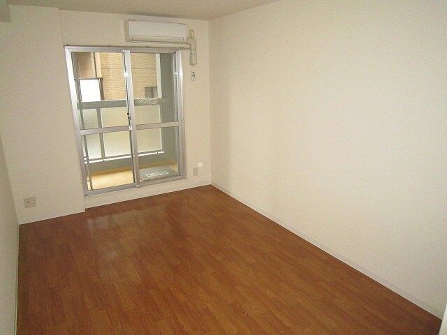 物件内観写真4　(居室)