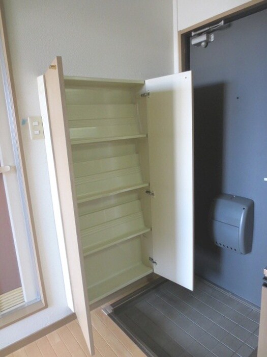 物件内観写真14　(玄関)