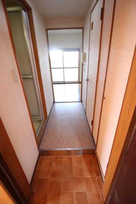 物件内観写真7　(玄関)