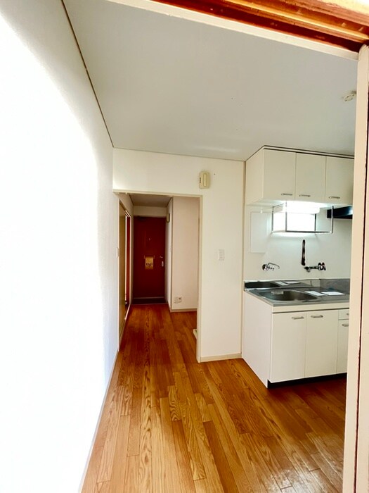 物件内観写真12　(廊下)