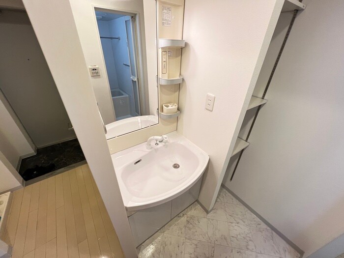 物件内観写真10　(洗面)