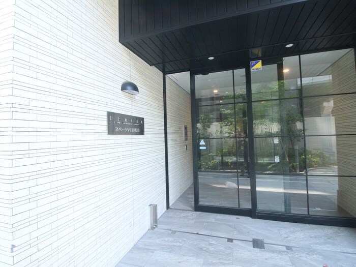 物件外観写真6　(エントランス部分)