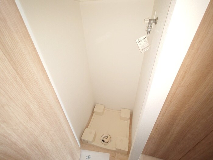 物件内観写真14　(洗濯機置場)