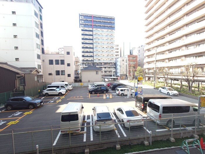 物件内観写真22　(室内からの展望)