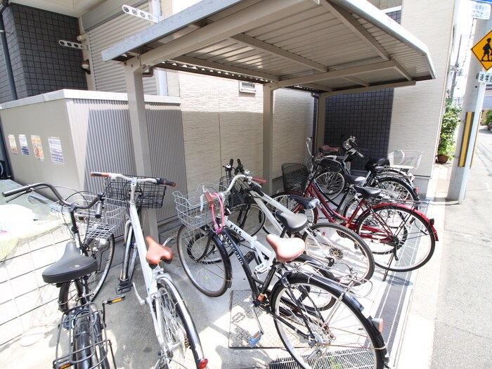 物件外観写真5　(駐輪場)