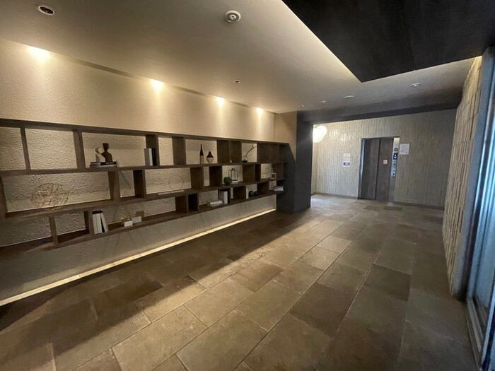 物件外観写真5　(エントランス部分)