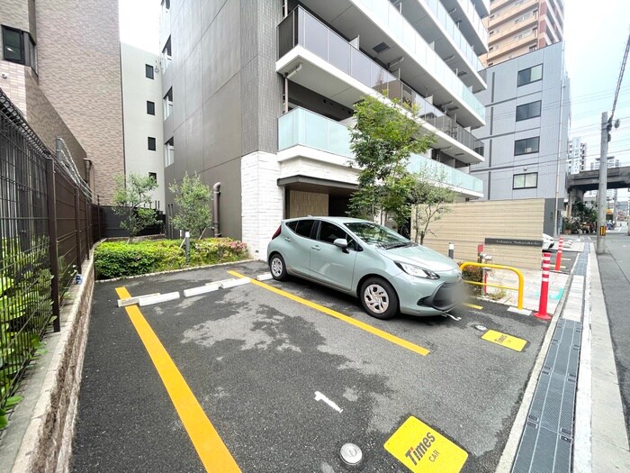 物件外観写真6　(駐車場)