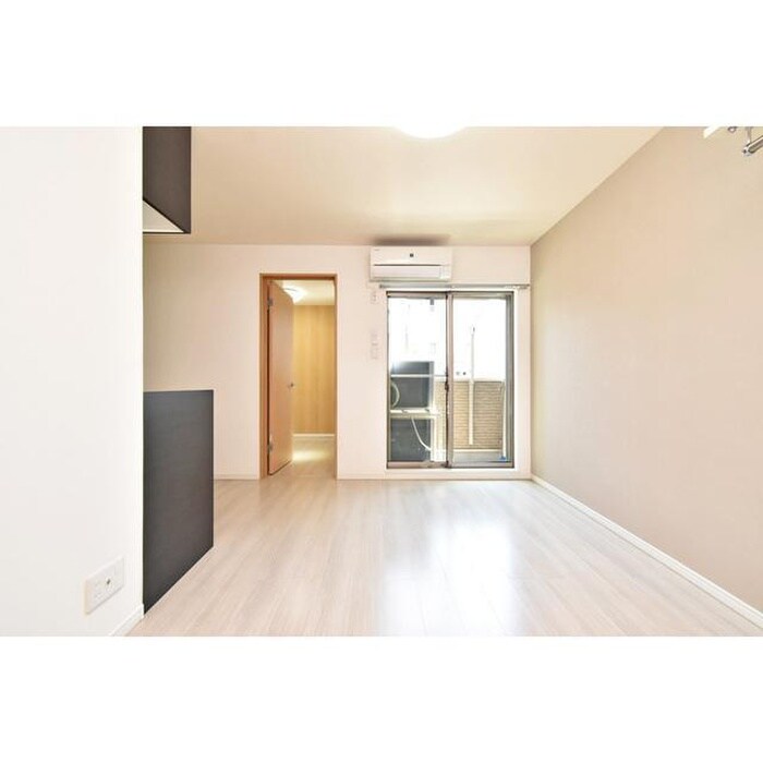 物件内観写真4　(居室)