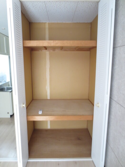 物件内観写真10　(収納)