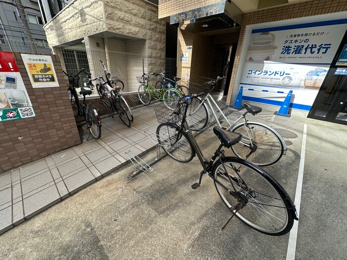 物件外観写真5　(駐輪場)