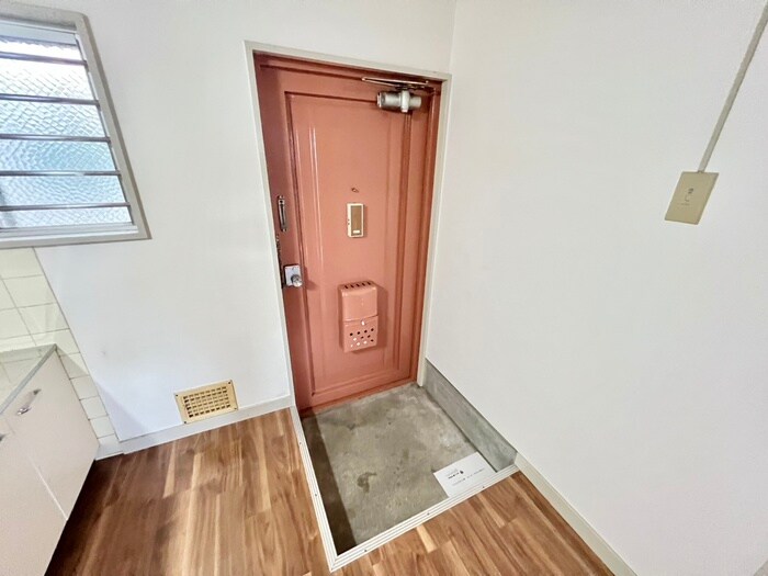 物件内観写真17　(玄関)