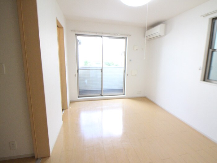 物件内観写真4　(居室)