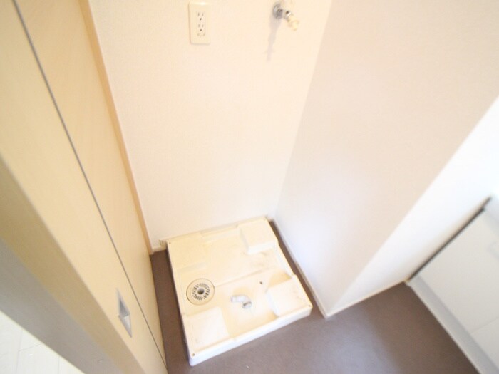 物件内観写真9　(洗濯機置場)