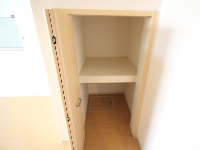 物件内観写真16　(収納)