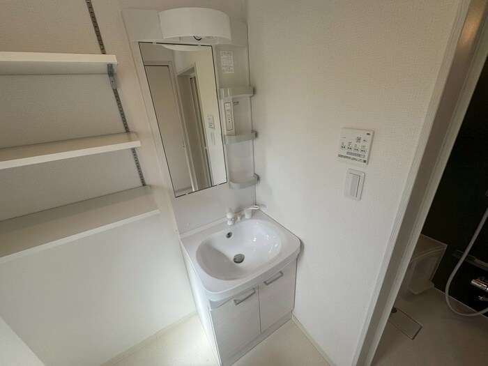 物件内観写真12　(洗面)