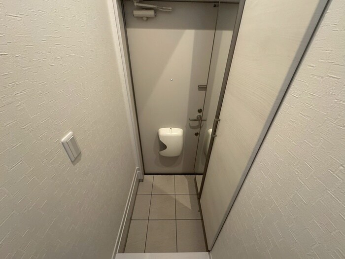 物件内観写真14　(玄関)