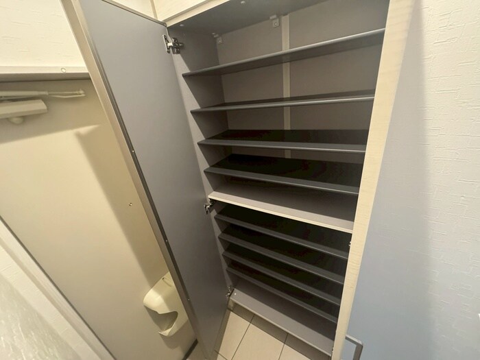 物件内観写真15　(室内からの展望)