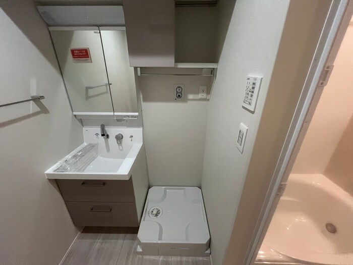 物件内観写真13　(洗濯機置場)