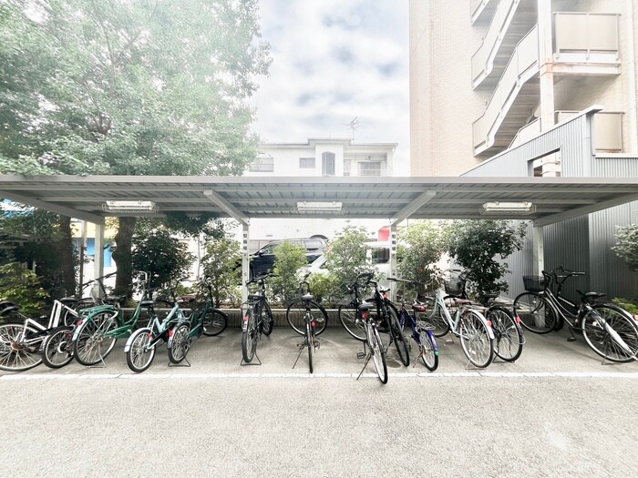 物件外観写真5　(駐輪場)