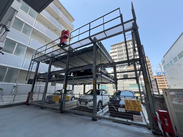 物件外観写真4　(駐車場)