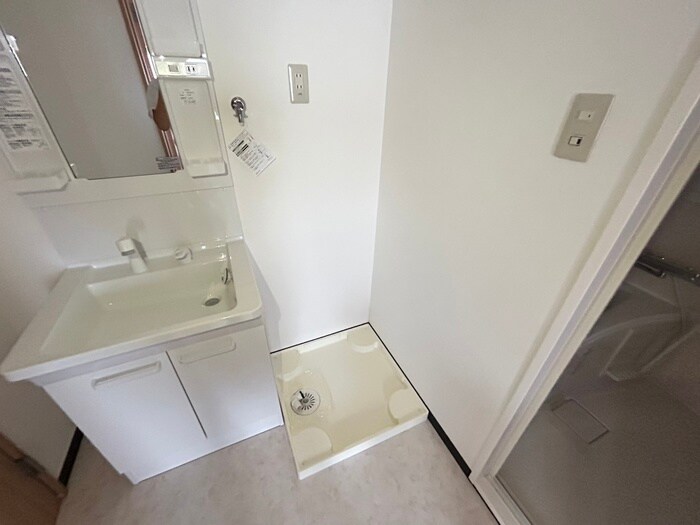 物件内観写真14　(洗濯機置場)