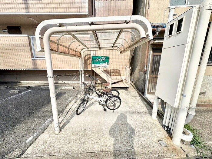 物件外観写真5　(駐輪場)